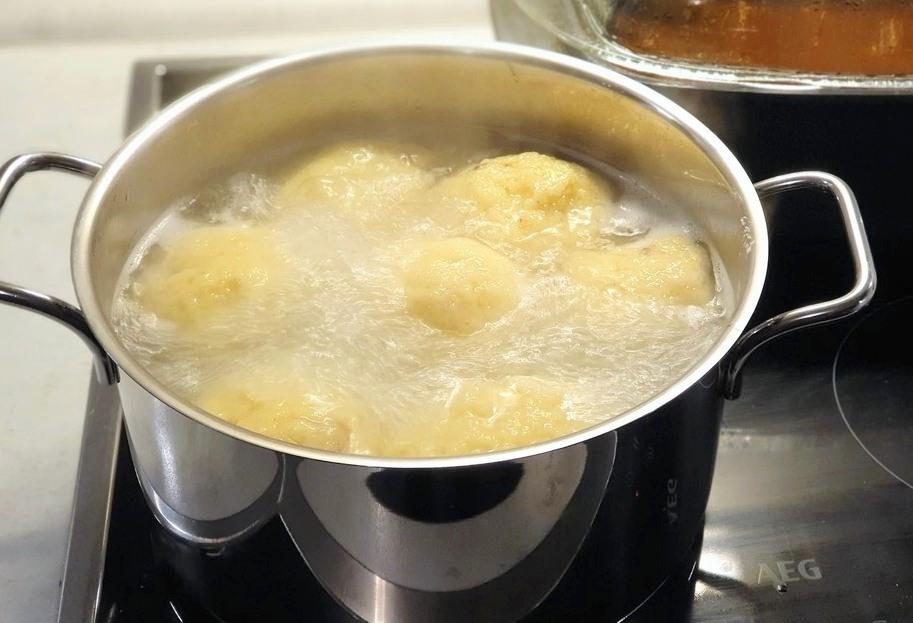 Omas Mehlklöße, schmeckt definitiv jedem!